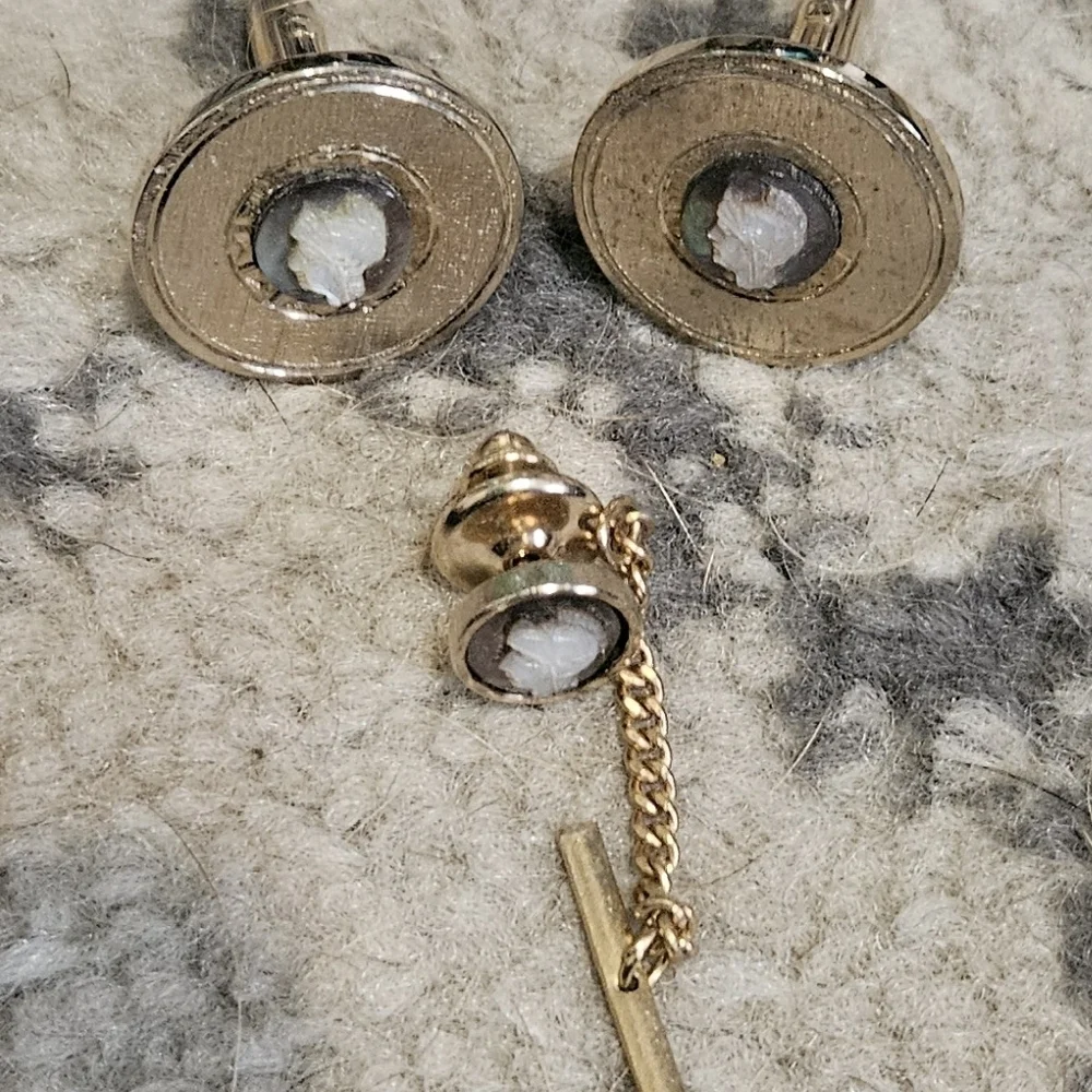 Vintage‎ 1950s 1960s Mother Of Pearl Mercury Cameo Cuff Links And Tie Pin